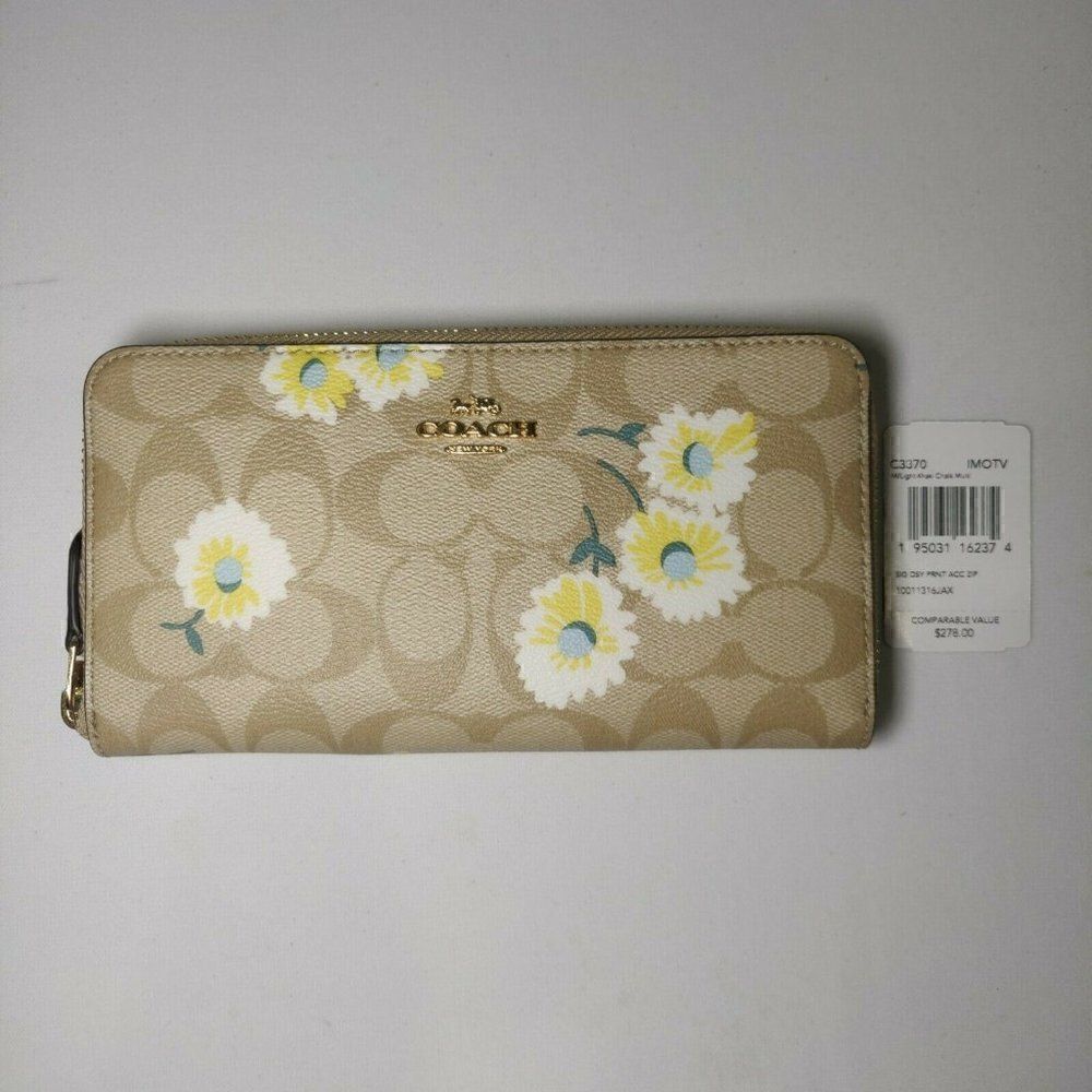 NWT Coach C3370 Accordion Zip Wallet in Signature